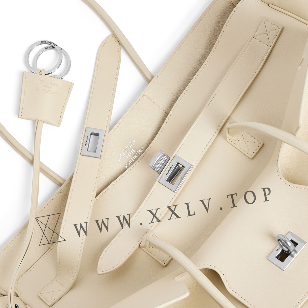 Women's Bel Air Large Carry All Bag in Soya - Image 2