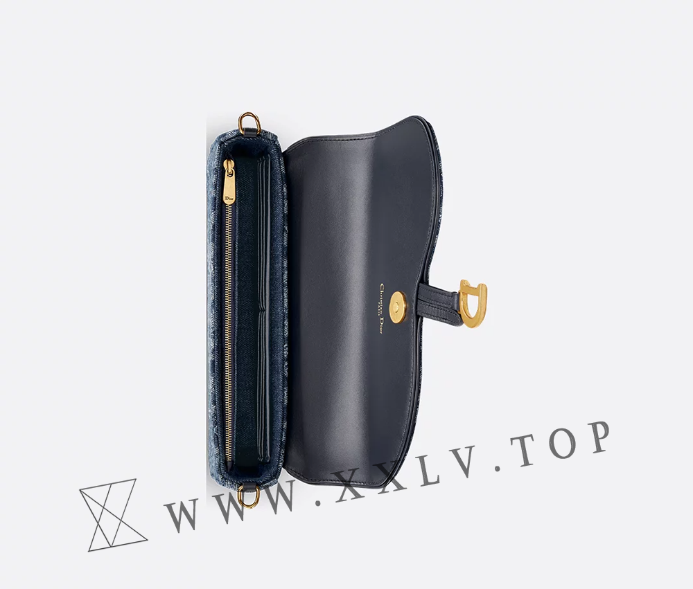 Medium Saddle Pouch with Chain - Image 5