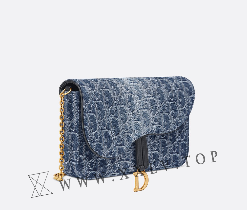 Medium Saddle Pouch with Chain - Image 6