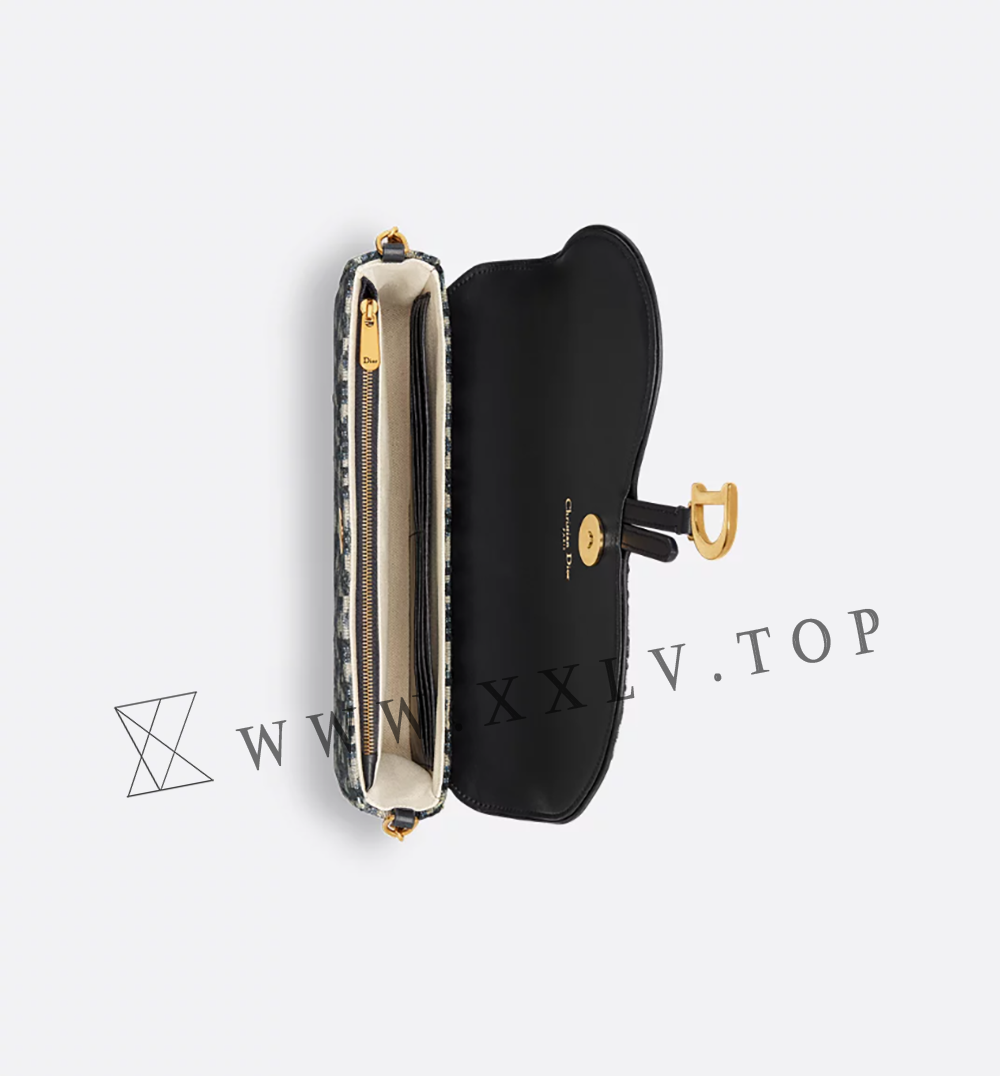 Medium Saddle Pouch with Chain - Image 5