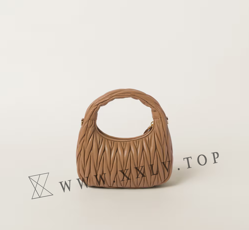 Wander matelassé nappa leather hobo bag - Image 4