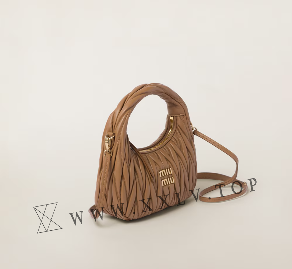 Wander matelassé nappa leather hobo bag - Image 5