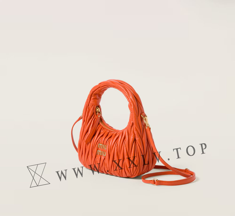 Wander matelassé nappa leather hobo bag - Image 5