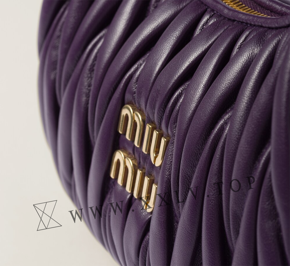 Wander matelassé nappa leather hobo bag - Image 2