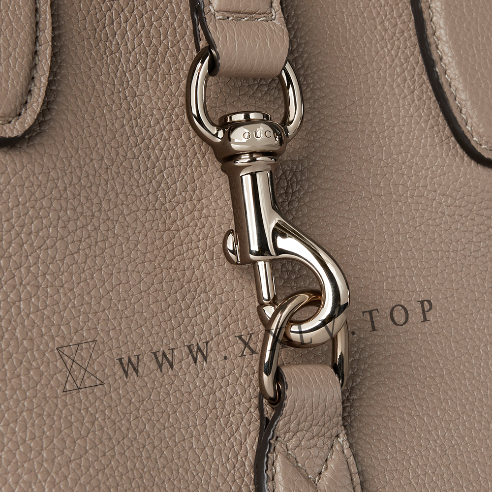 Medium tote bag with hook closure - Image 6