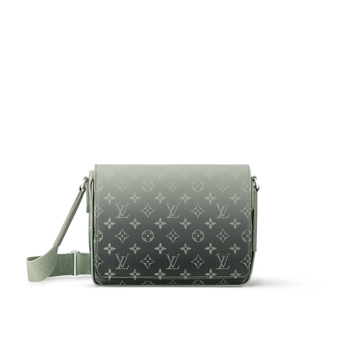 Louis Vuitton M11593 District PM