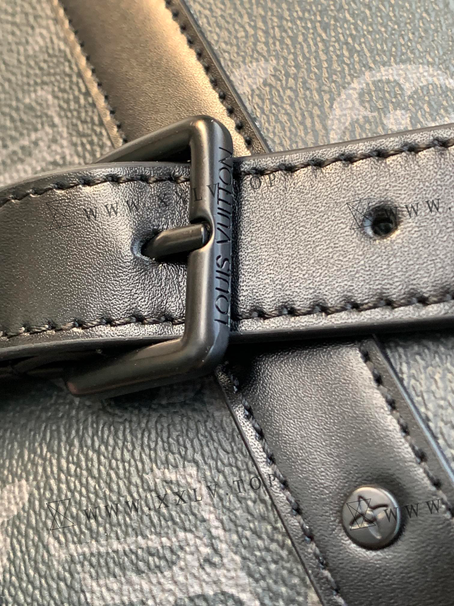 m49535 Handle Soft Trunk - Image 3