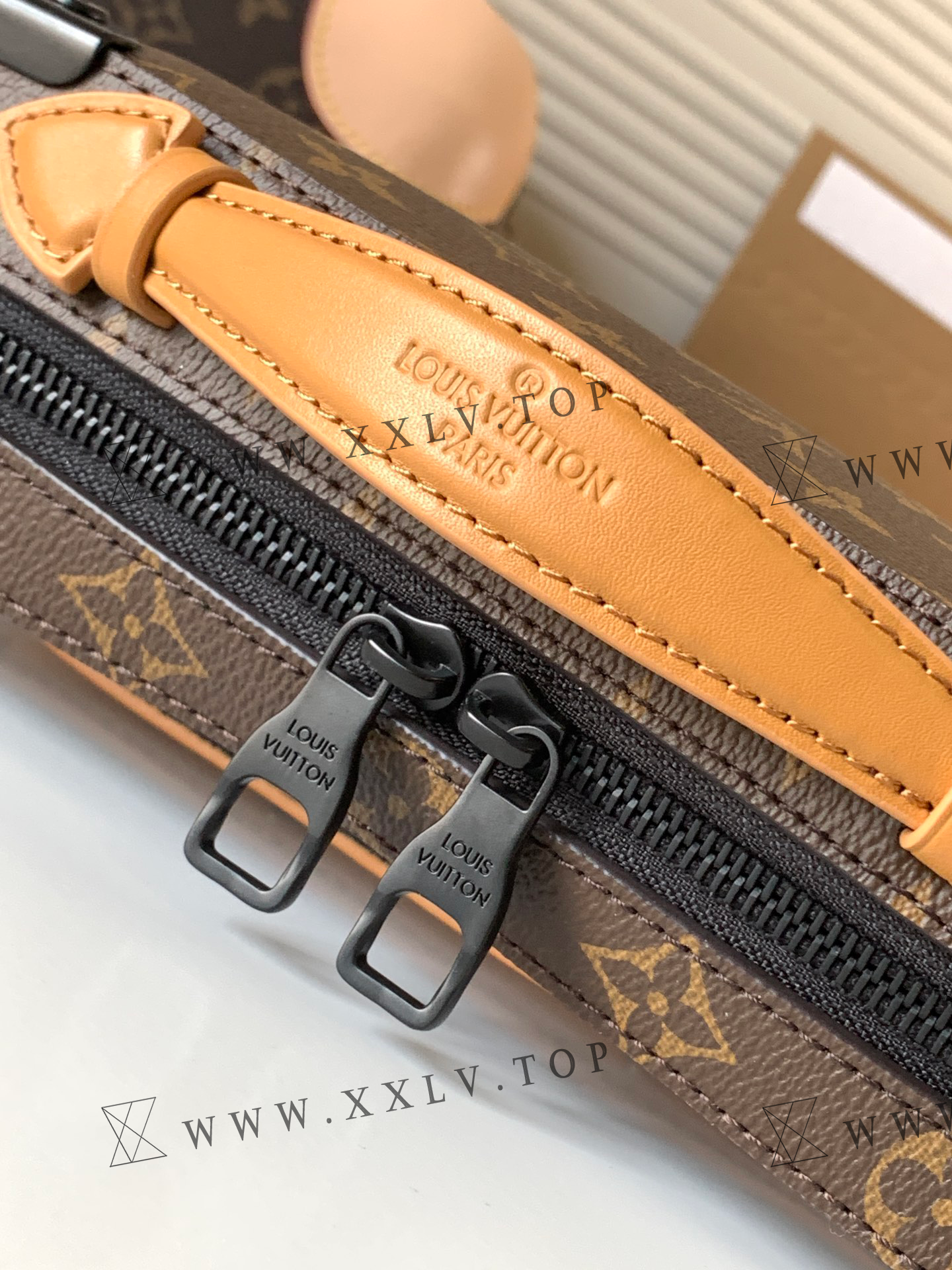 M46689 Handle Soft Trunk - Image 2
