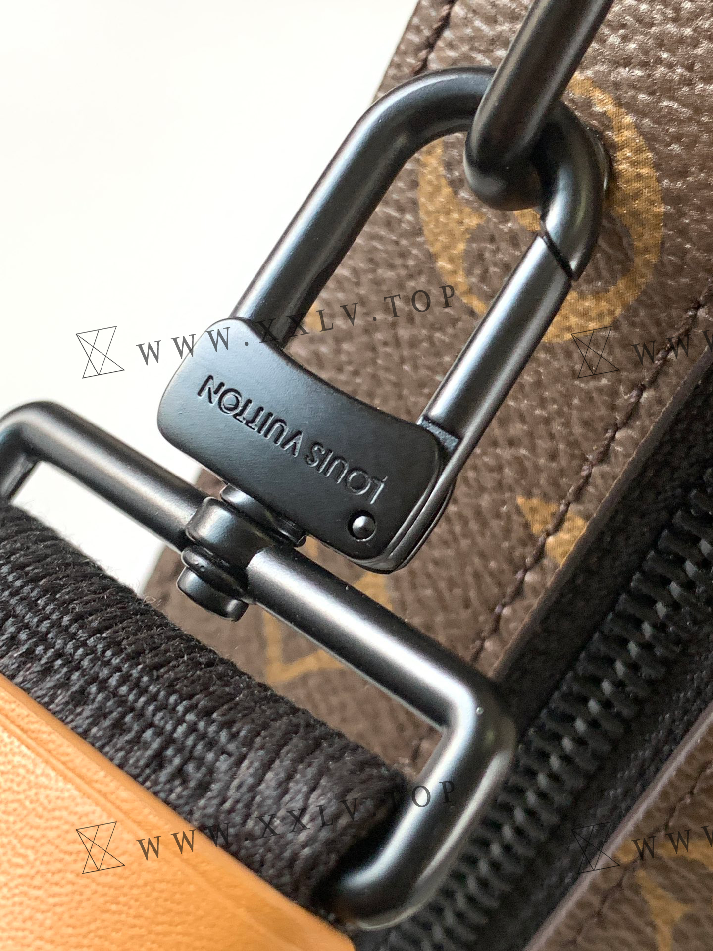 M46689 Handle Soft Trunk - Image 5