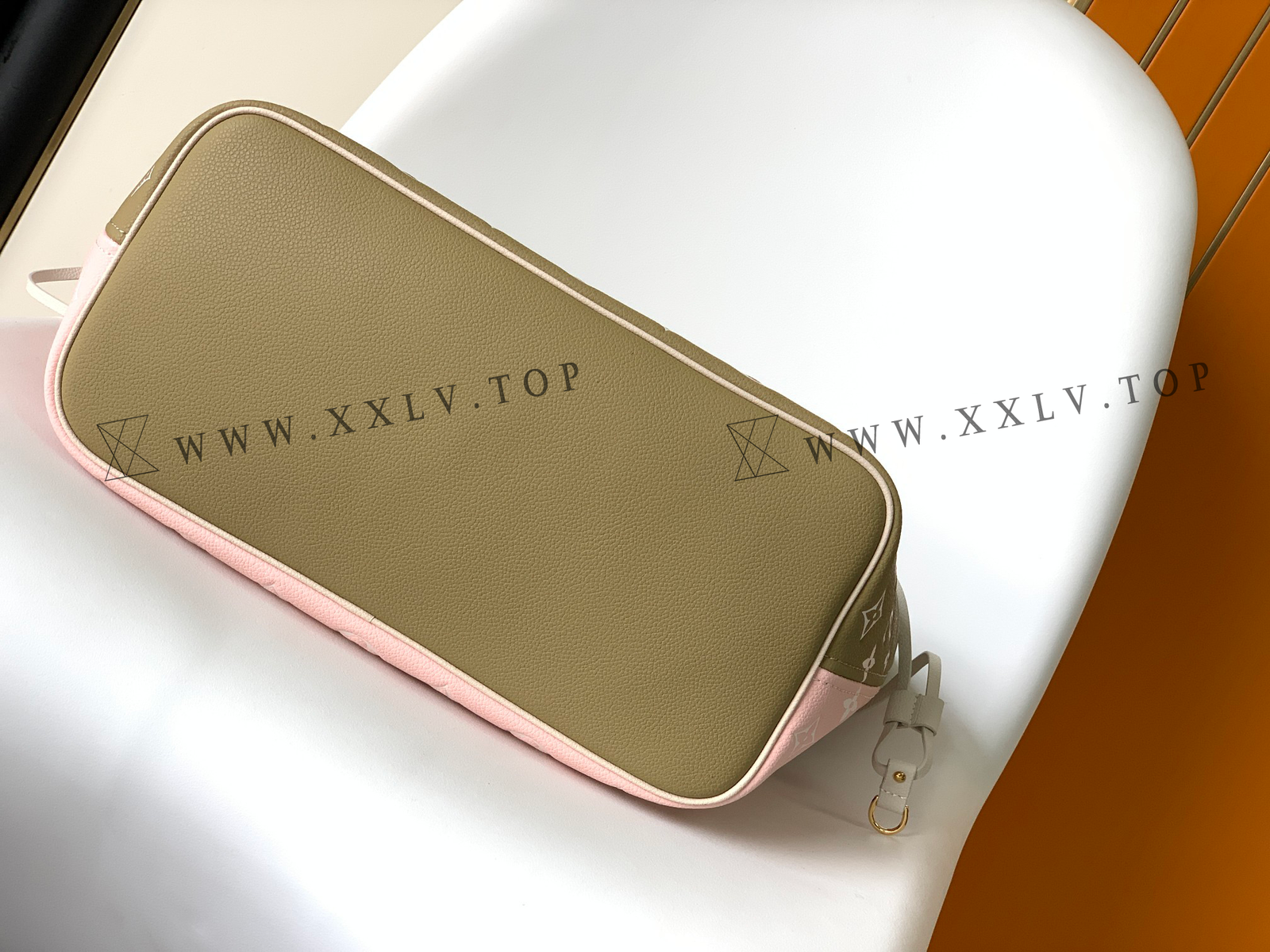 M46103 Neverfull MM - Image 9