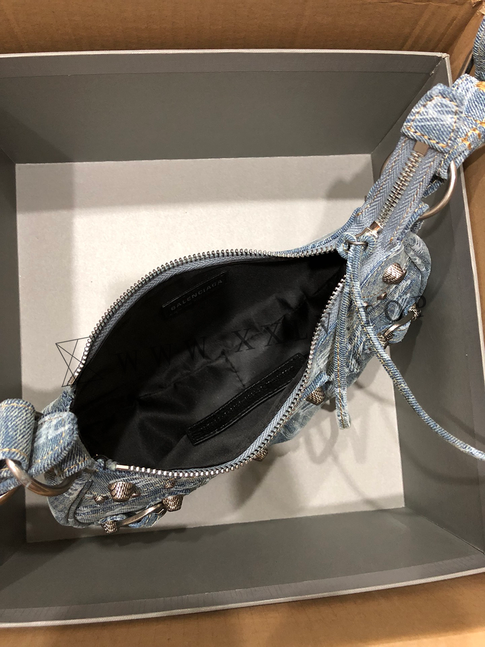 Women’s Le Cagole Xs Shoulder Bag - Image 5