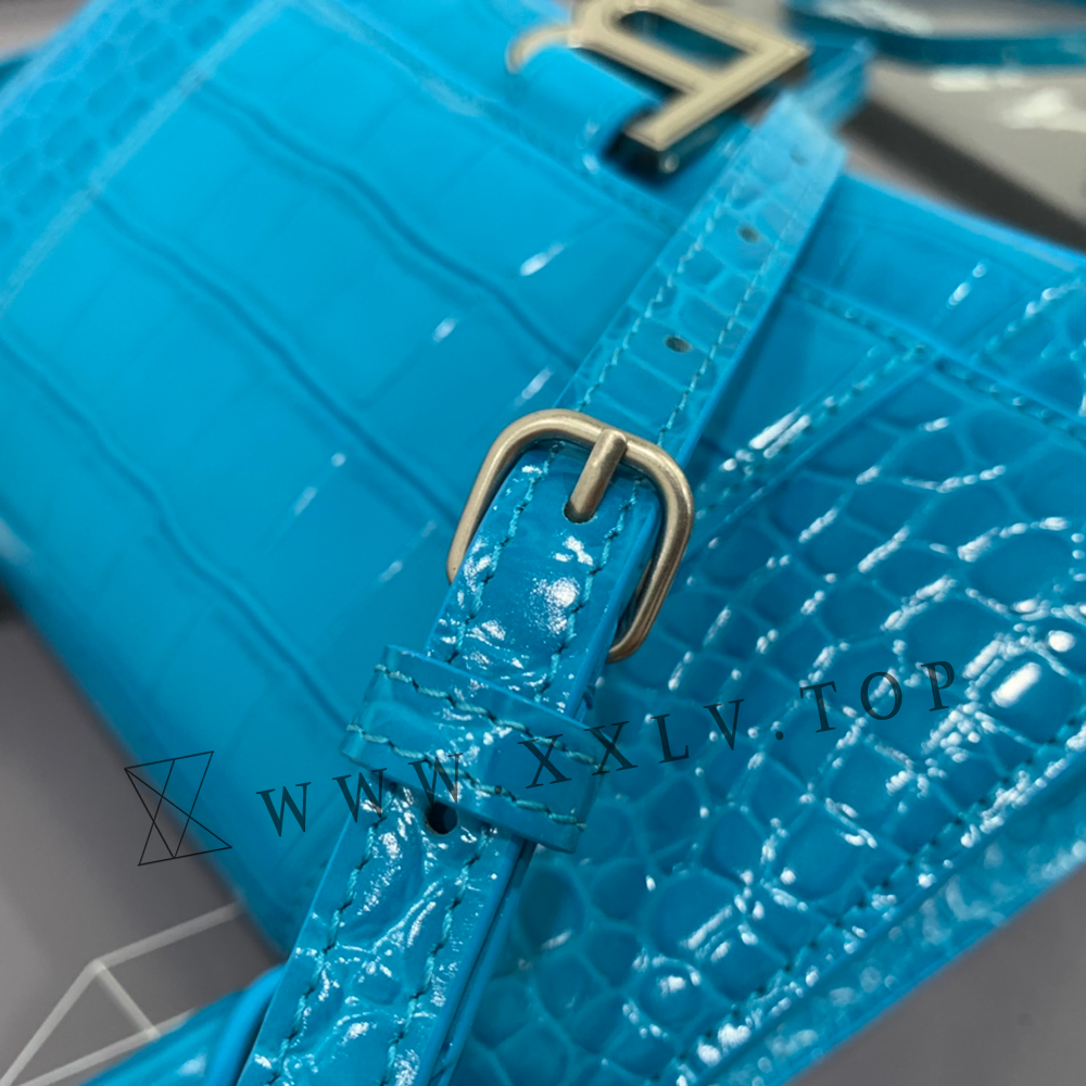 Women’s Hourglass Hinge Medium Handbag in - Image 3