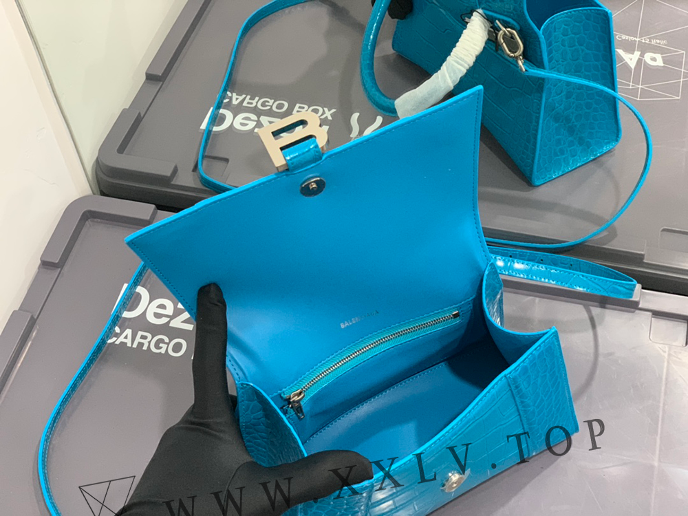 Women’s Hourglass Hinge Medium Handbag in - Image 4
