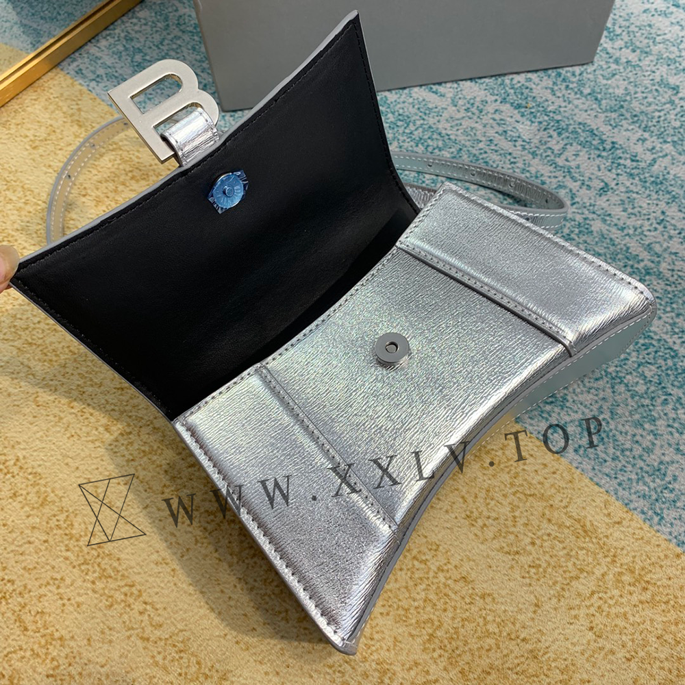 Women's Hourglass XS Handbag Box in Silver - Image 4