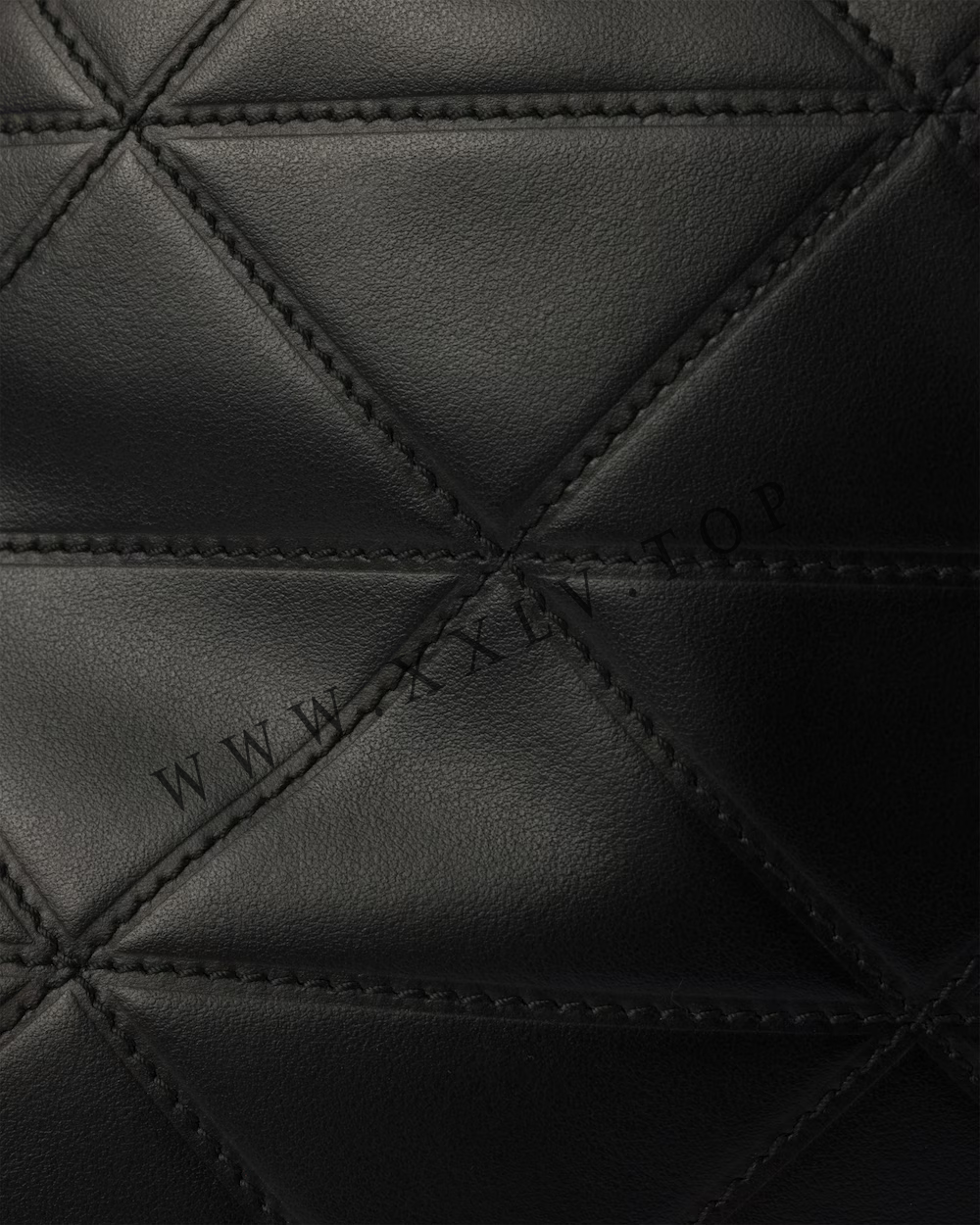 Large quilted leather tote bag - Image 3