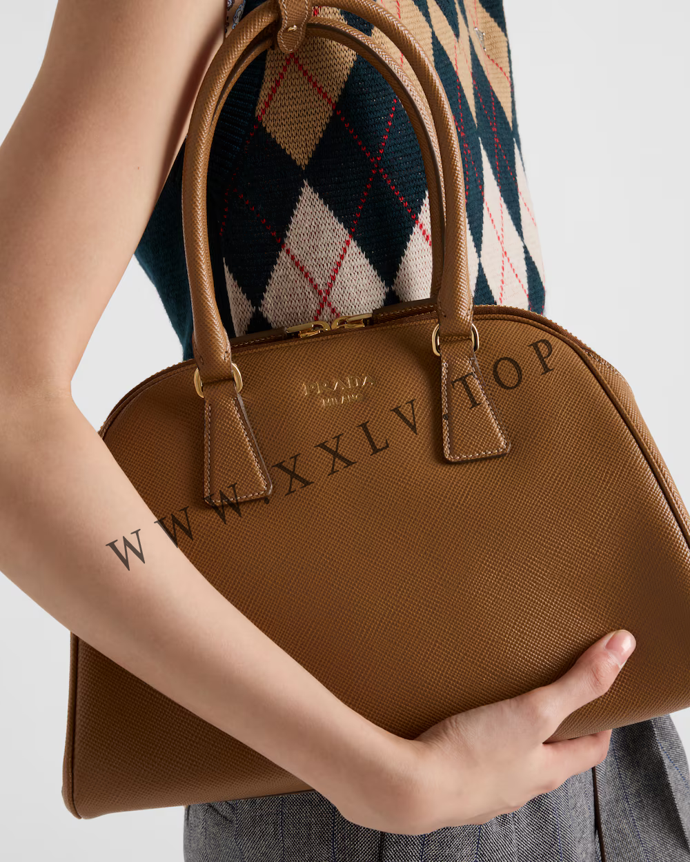 Medium Saffiano leather bag - Image 3