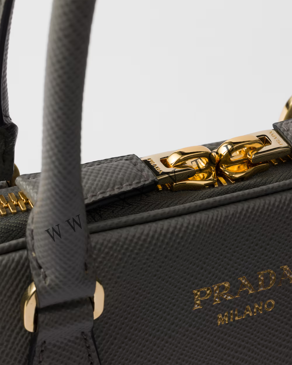 Medium Saffiano leather bag - Image 4
