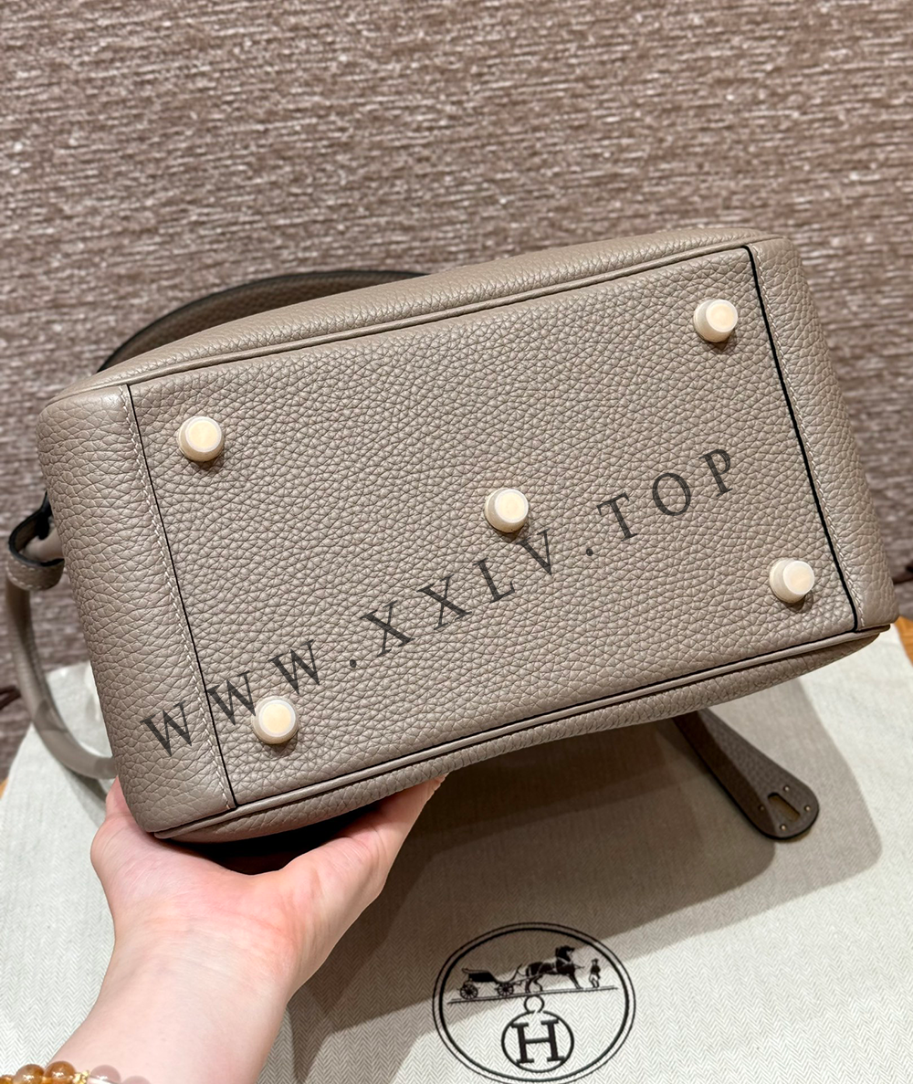 HERMES LINDY 26 WHITE EVERCOLOR GOLD HARDWARE (26*18*12cm) - Image 9