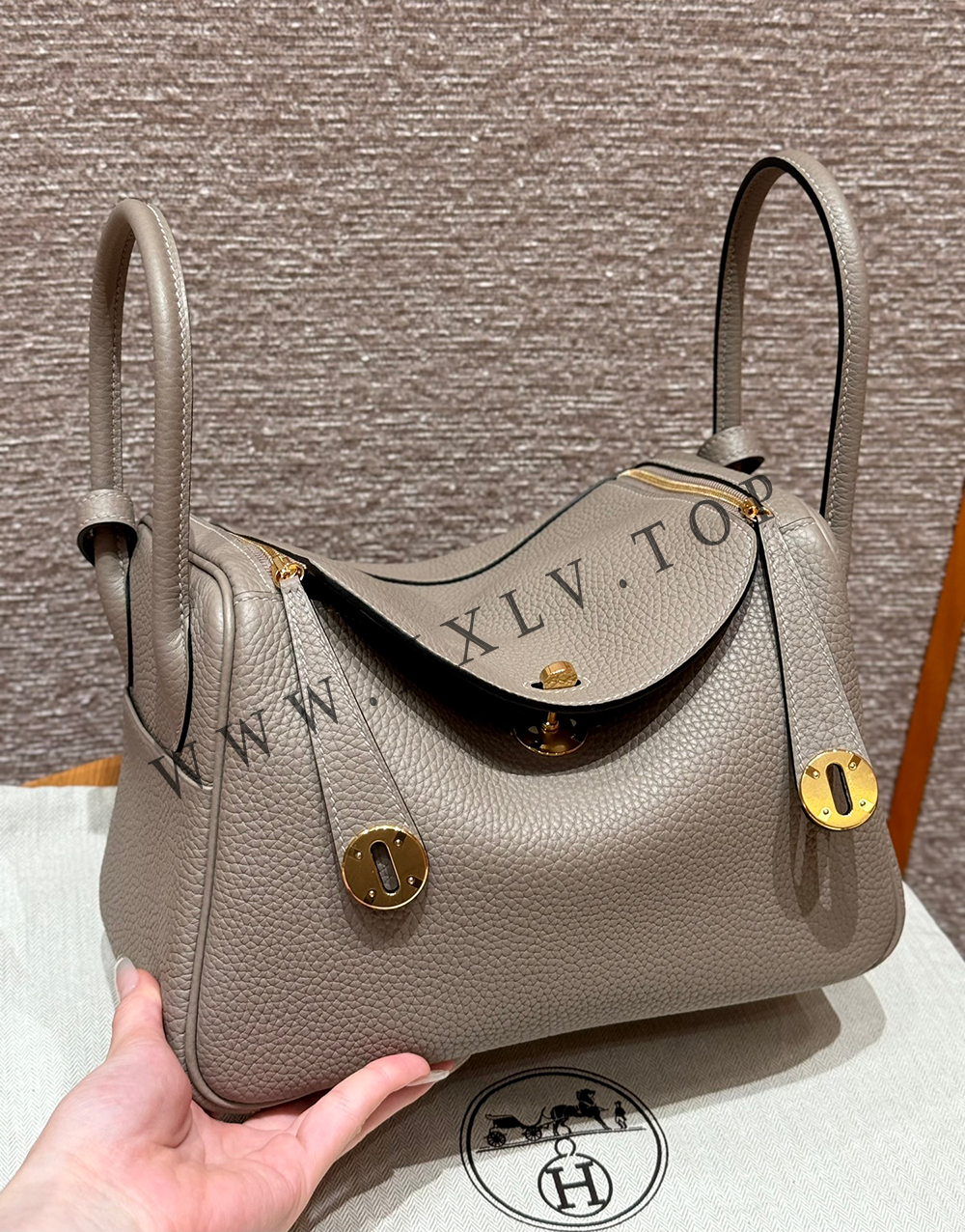 HERMES LINDY 26 WHITE EVERCOLOR GOLD HARDWARE (26*18*12cm) - Image 7