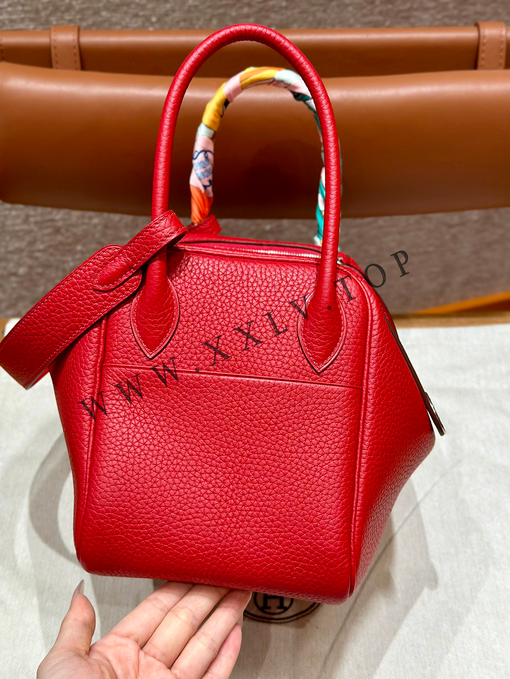 HERMES LINDY 26 WHITE EVERCOLOR GOLD HARDWARE (26*18*12cm) - Image 3