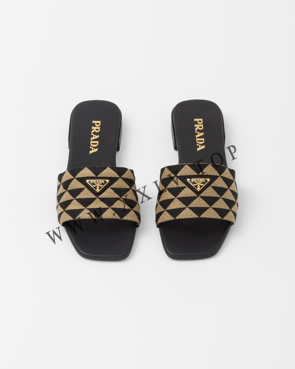 Embroidered fabric slides - Image 4