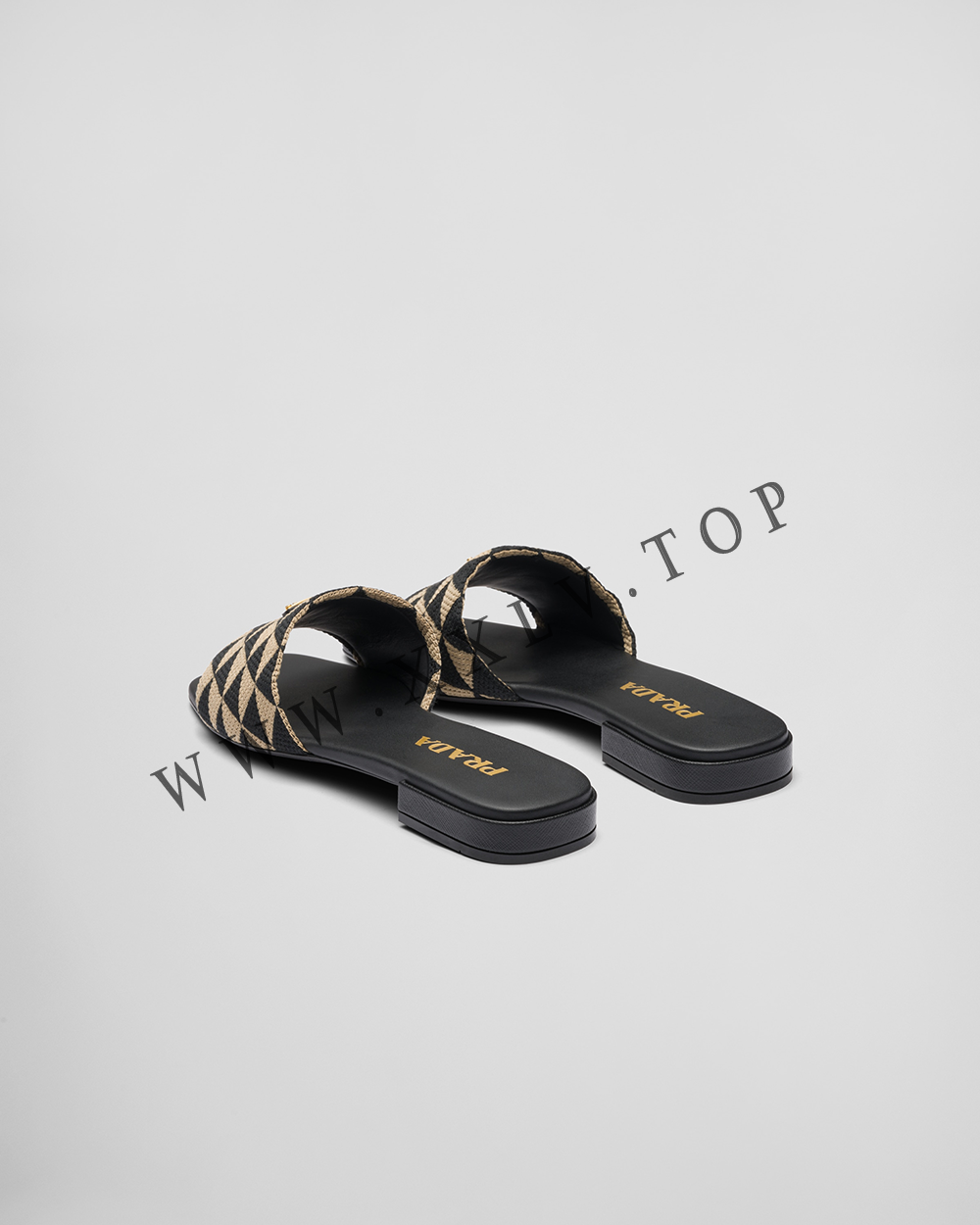 Embroidered fabric slides - Image 2