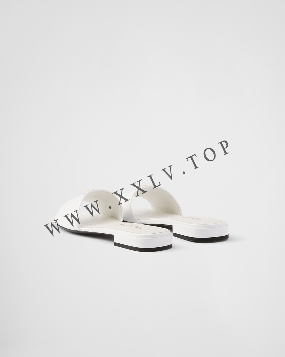 Saffiano patent leather slides - Image 5