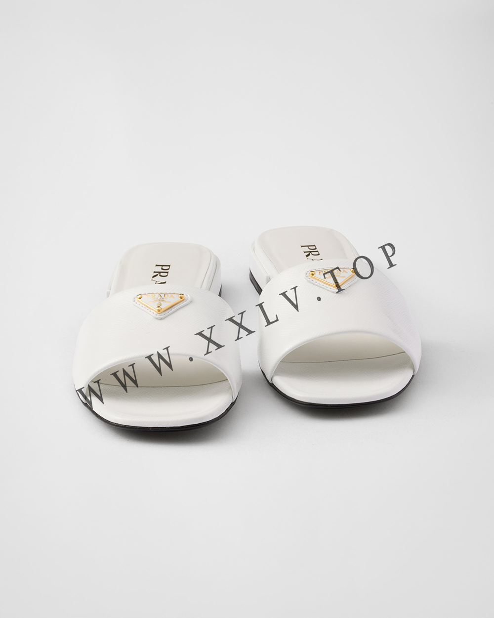 Saffiano patent leather slides - Image 3