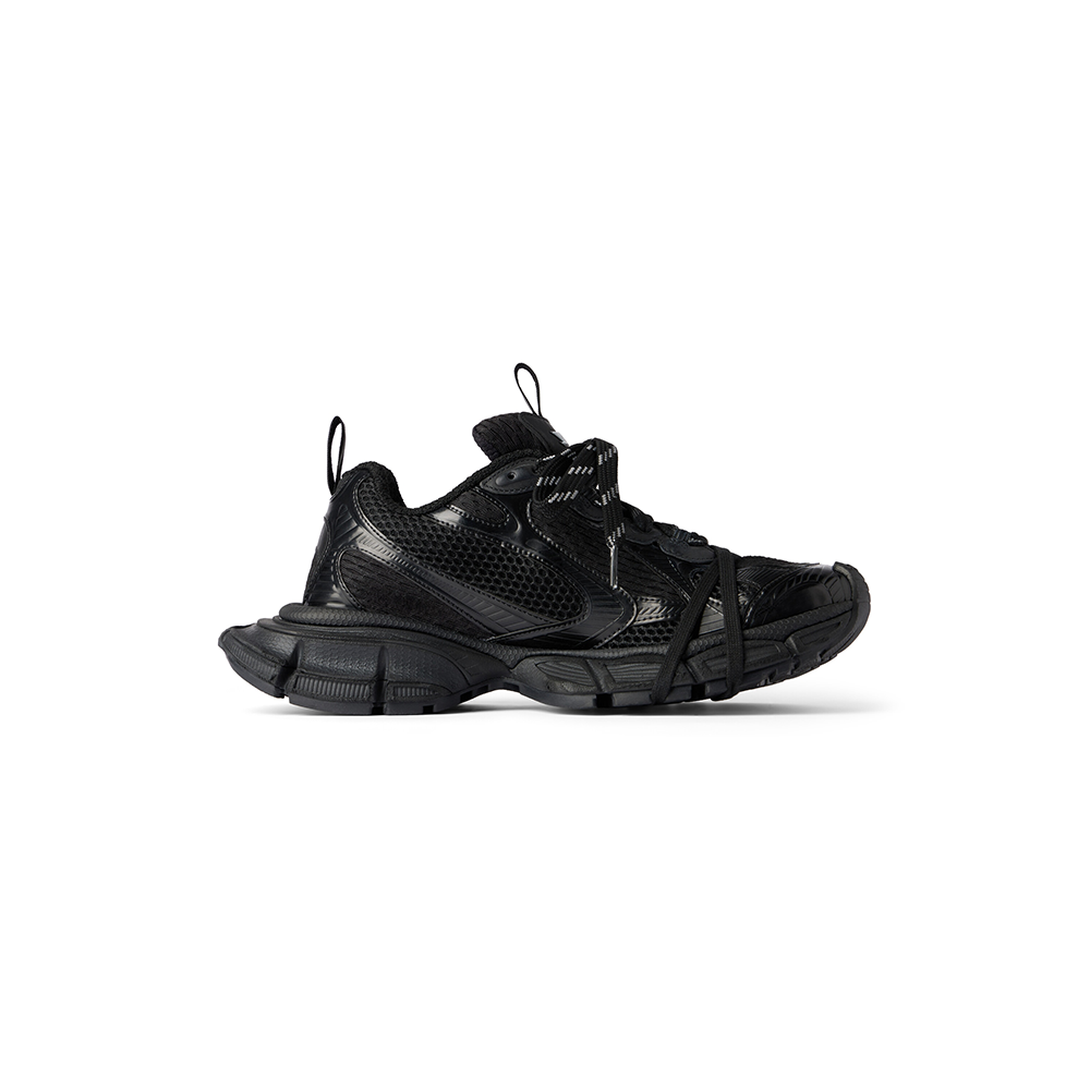 Women's 3xl Sneaker in Black