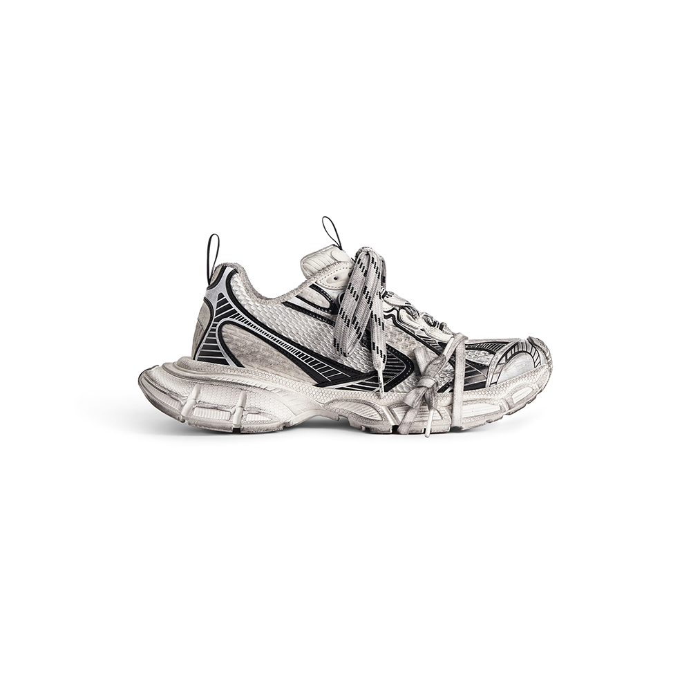 Women's 3xl Sneaker in White/black