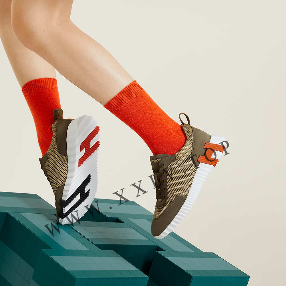 Bouncing sneaker - Image 2