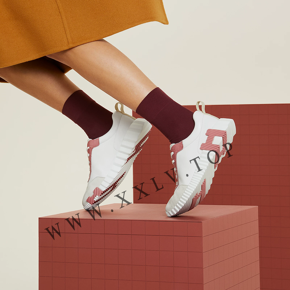 Bouncing sneaker - Image 2