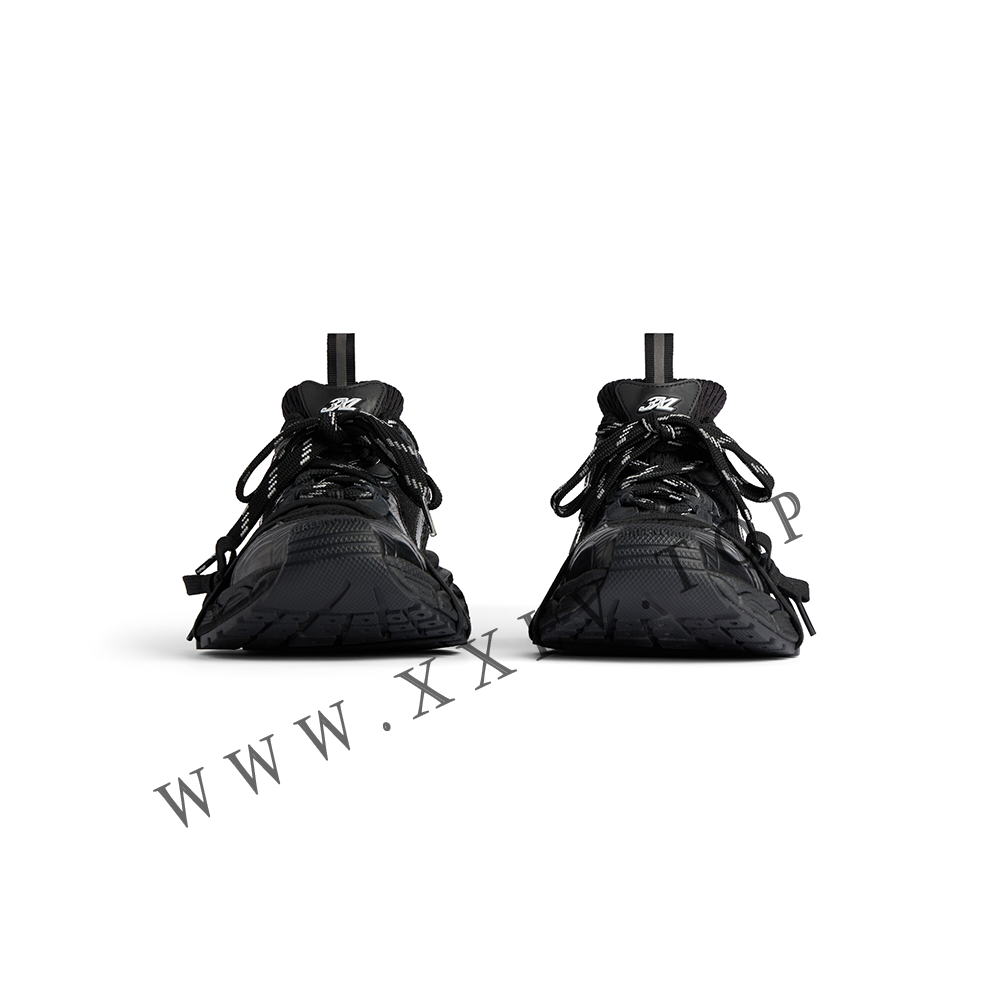 Women's 3xl Sneaker in Black - Image 5
