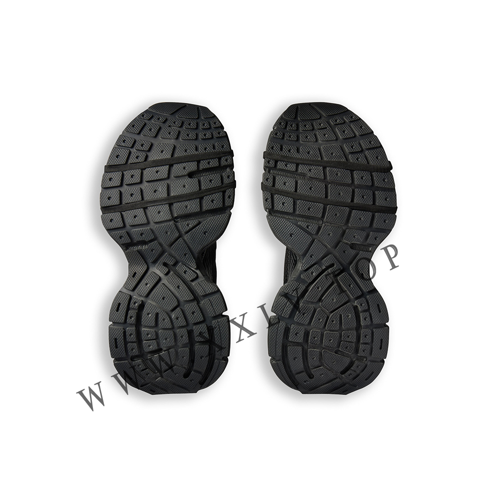 Women's 3xl Sneaker in Black - Image 2