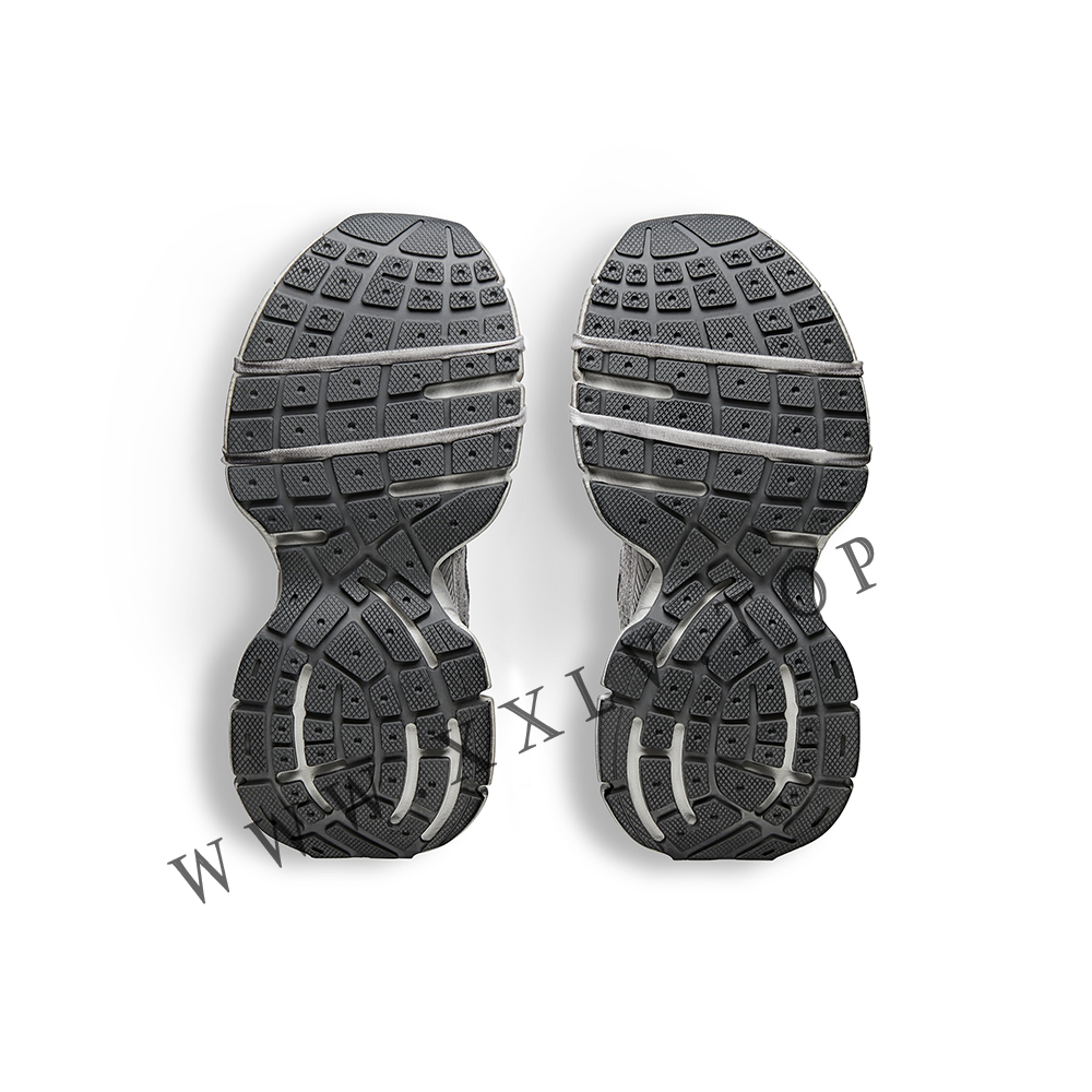 Women's 3xl Sneaker in Grey - Image 3
