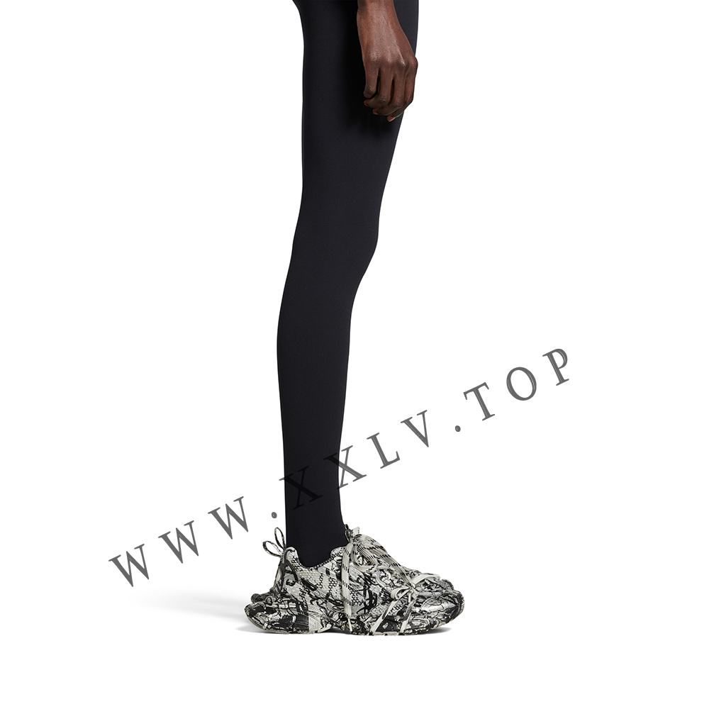 Women's 3xl Extreme Graffiti Sneaker in White/black - Image 3
