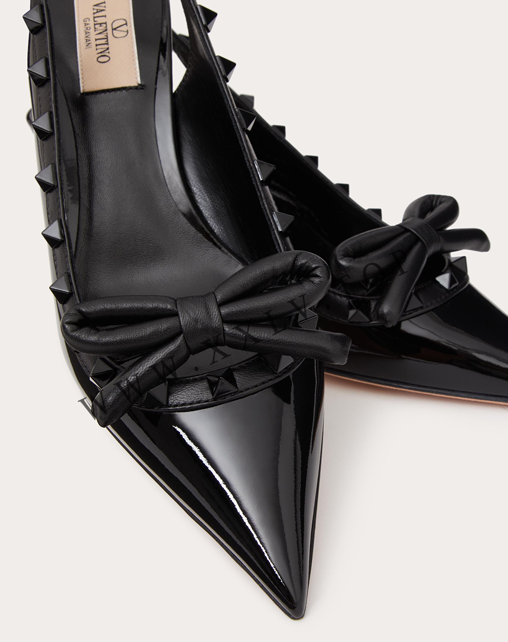 ROCKSTUD BOW SLINGBACK PUMP IN PATENT LEATHER WITH MATCHING STUDS 60MM - Image 3