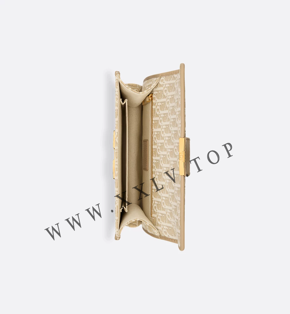 30 Montaigne Chain Bag - Image 4