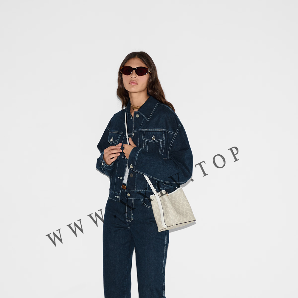 GG Emblem small bucket bag 815118 - Image 4