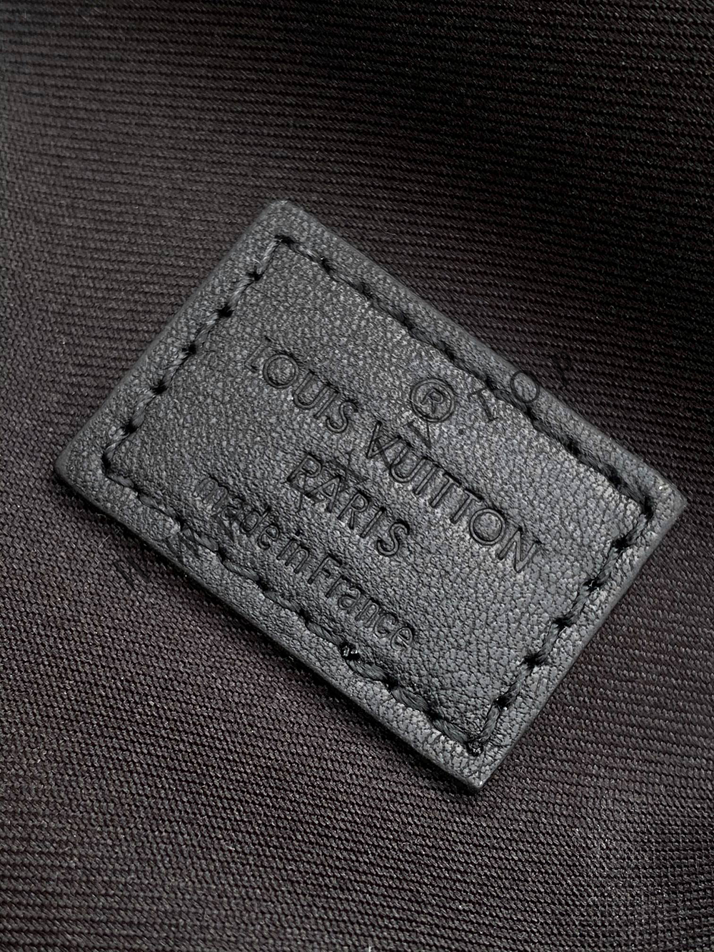 M83567 Montsouris Wearable Wallet - Image 5