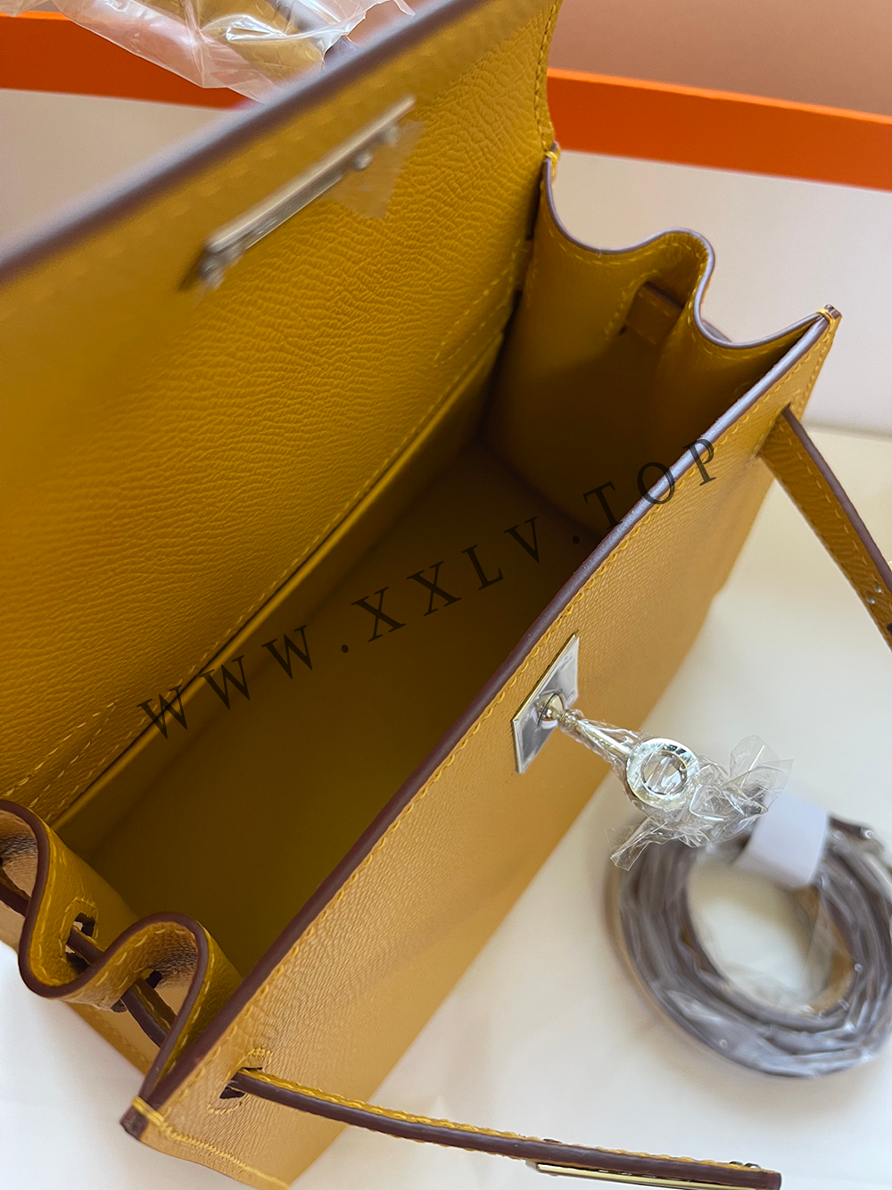 Kelly 20 (20*16*10cm) Pure hand made epsom leather - Image 2