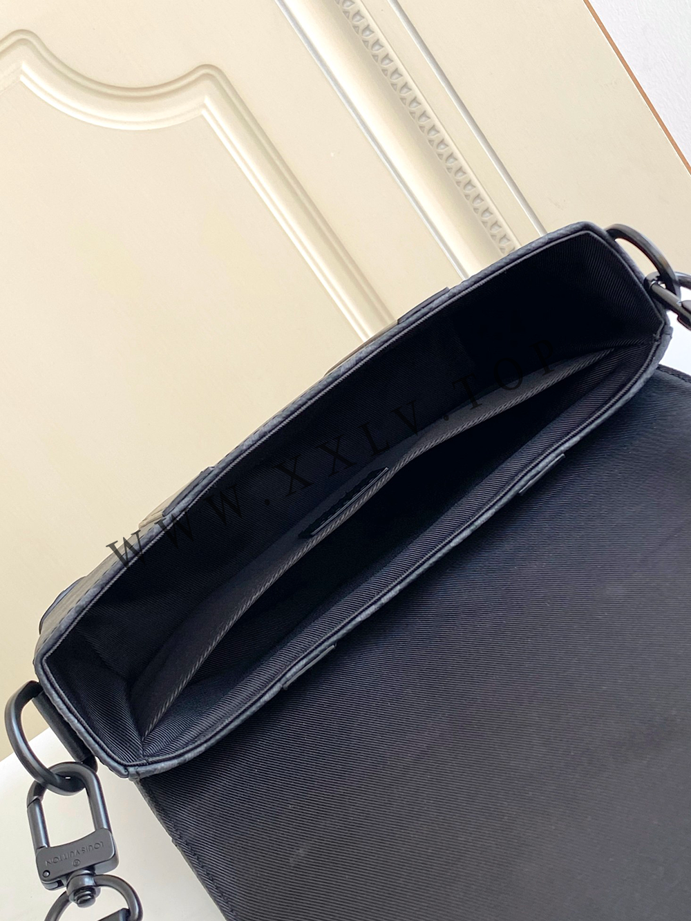 M45727 Trunk - Image 4