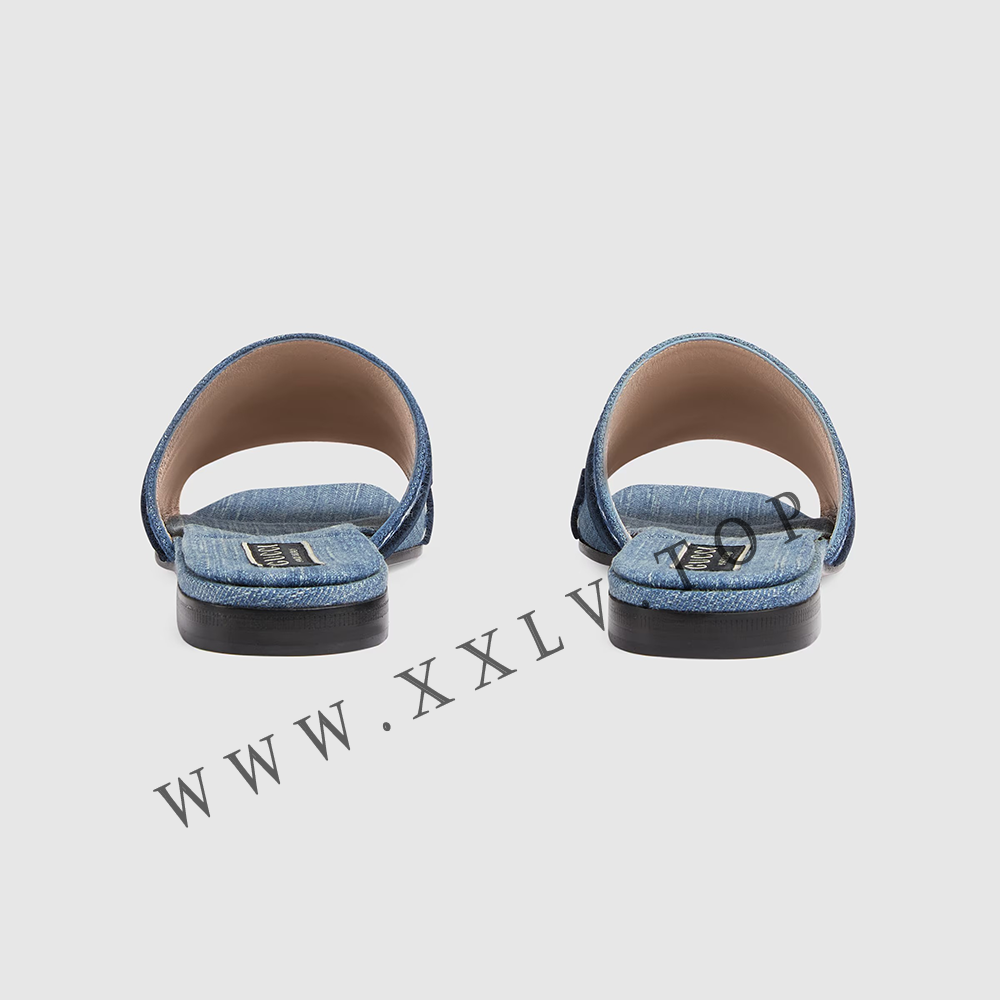 Women's slide sandal with Gucci script - Image 3