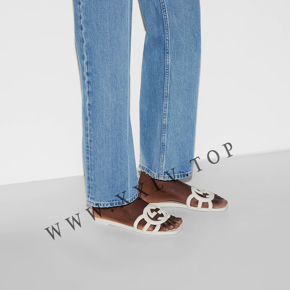 Women's Interlocking G slide sandal - Image 2