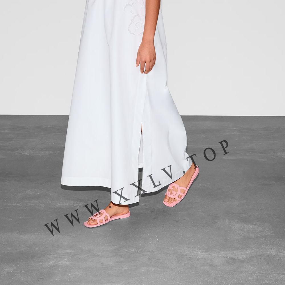 Women's Interlocking G slide sandal - Image 2