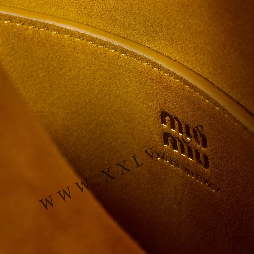 Suede bag with trick - Image 4