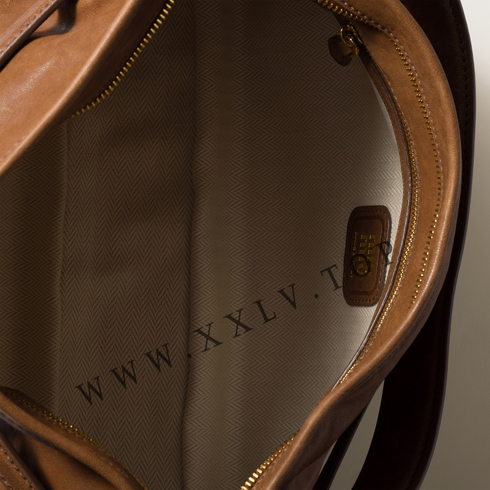 Aventure nappa leather bag medium - Image 2
