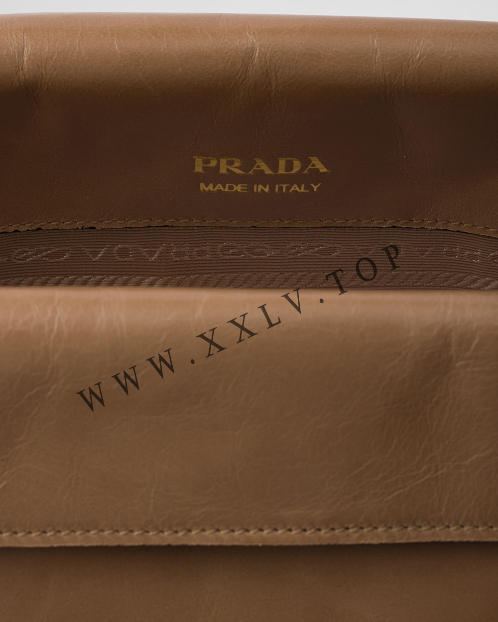 Medium leather shoulder bag - Image 2