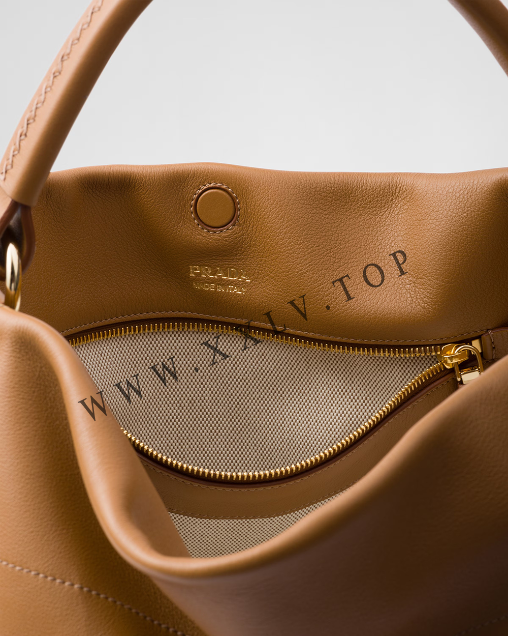 Large leather shoulder bag - Image 4