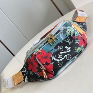 M24492  Rush  30 x 15 x 8 cm (length x height x width)